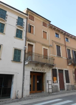 SOAVE (VR) FABBRICATO TERRA-CIELO IN ASTA IN VIA ROMA 36