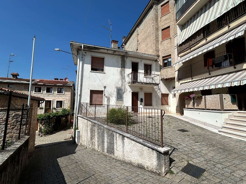 CERRO VERONESE (VR) ABITAZIONE TERRA-CIELO IN ASTA IN VIA BORGO PAGLIA 38