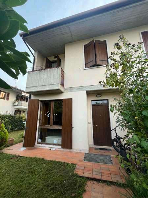 SAN PIETRO IN CARIANO (VR) VILLETTA A SCHIERA IN ASTA IN VIA S. CATERINA DA SIENA 6A